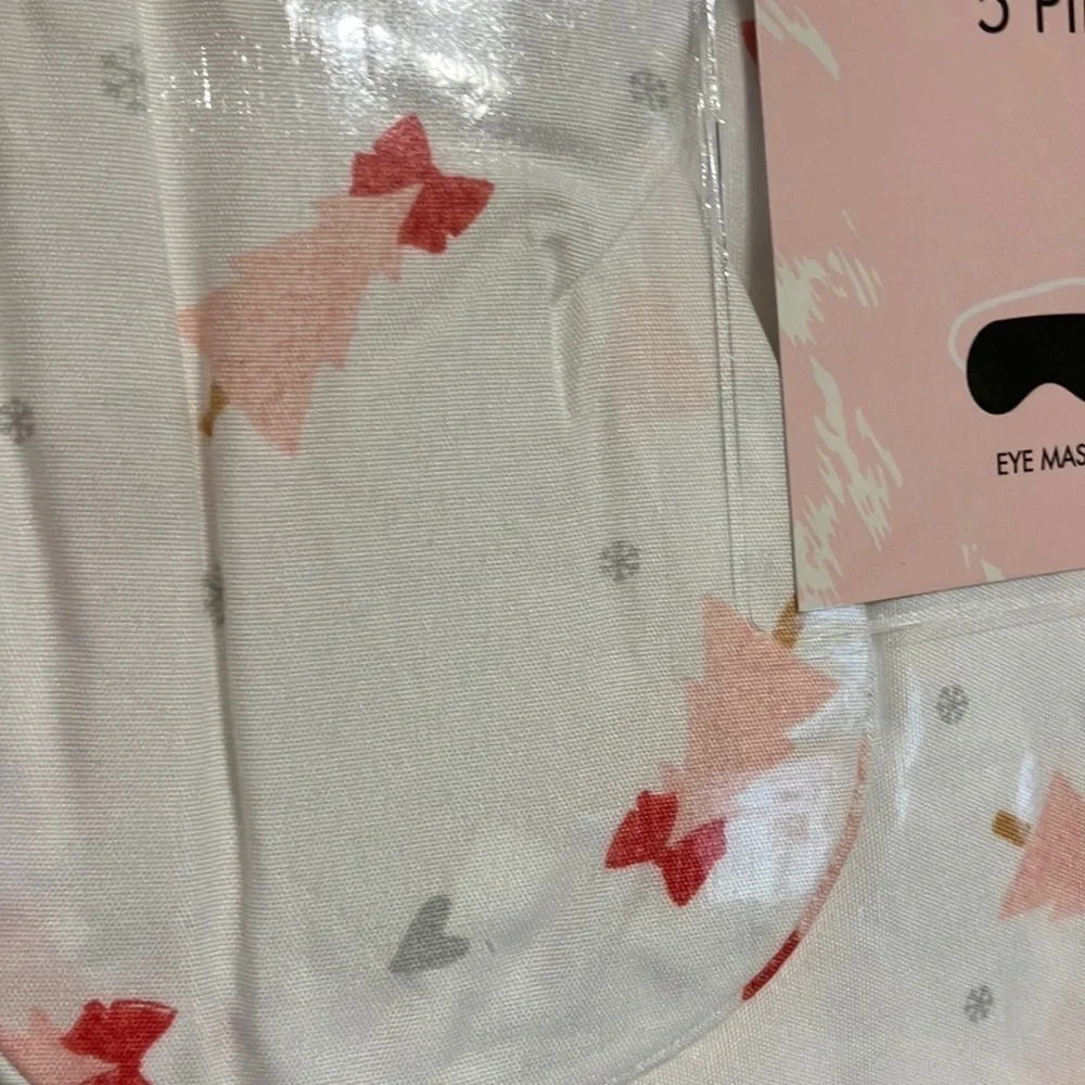 NEW! BETSEY JOHNSON QUEEN SIZE PINK CHRISTMAS TREES WITH BOWS SHEET SET